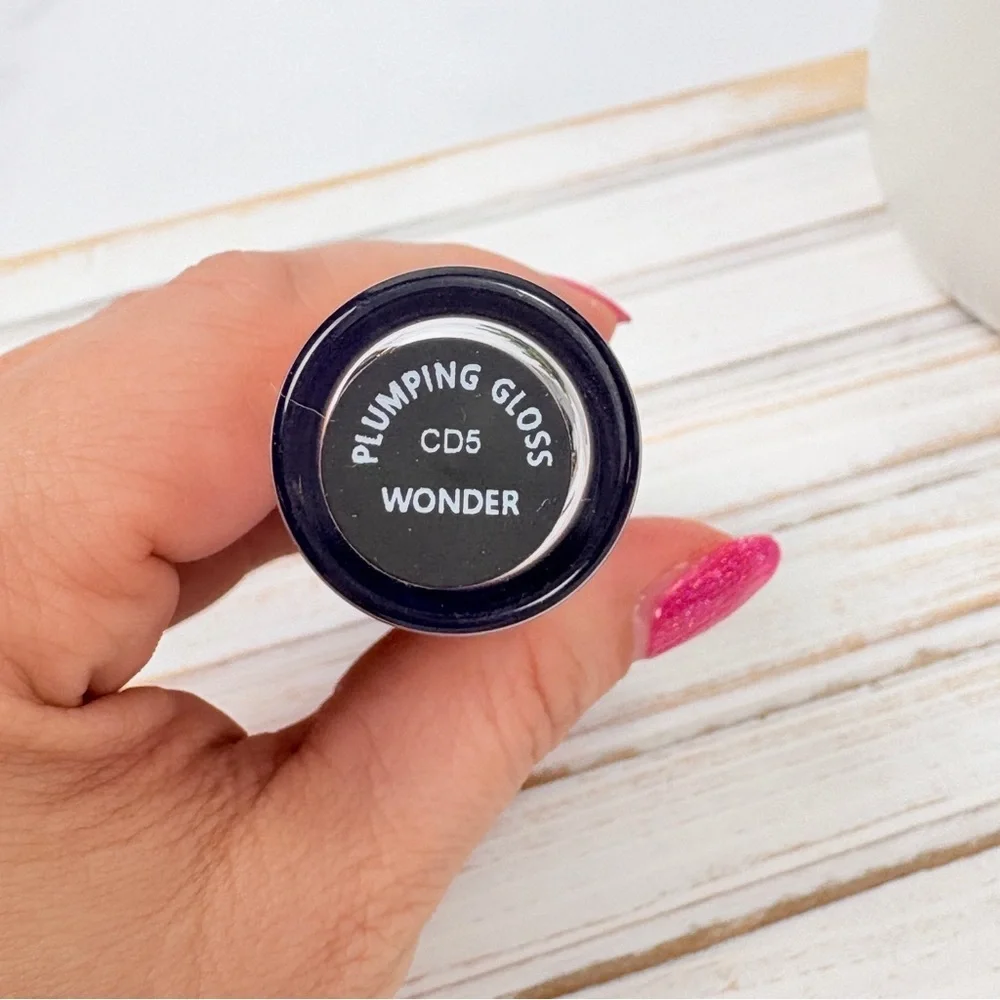 🆕 Lip Plumping Gloss - Wonder